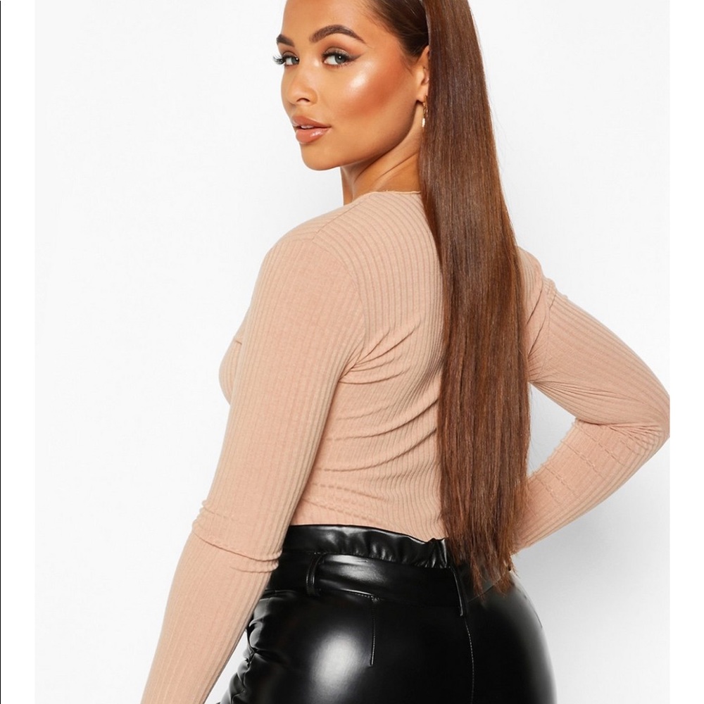 Soft Rib Lettuce Hem Long-sleeve V-Neck Top